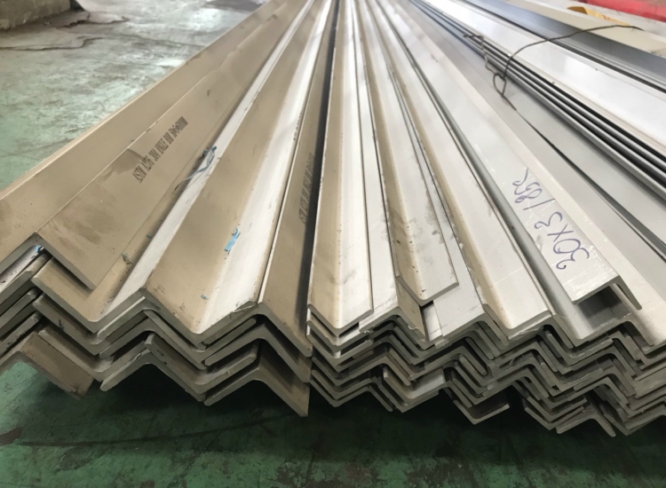 VÊ ĐÚC INOX 316/316L: 30 x 30 x 3.0 x 6 M