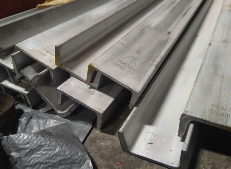 U ĐÚC INOX 304 - 60 x 35 x 5.0 x 6M