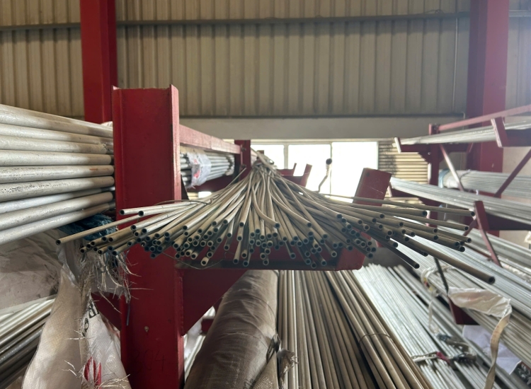 ỐNG ĐÚC INOX PHI 4 MÁC THÉP 304/316/310S 