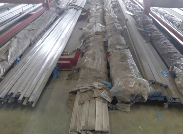 THANH LA ĐÚC 304 SỌC XƯỚC : 70 x 10 x 4000/6000MM/HL- LẬP LÀ INOX - Stainless Steel Bar Flat