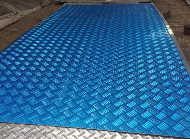 TẤM INOX DẬP GÂN