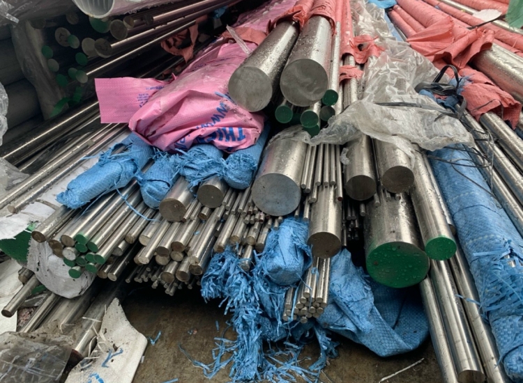 LÁP TRÒN ĐẶC 304- PHI 14|STAINLESS STEEL 304 ROUND BAR , Diameter 14mm