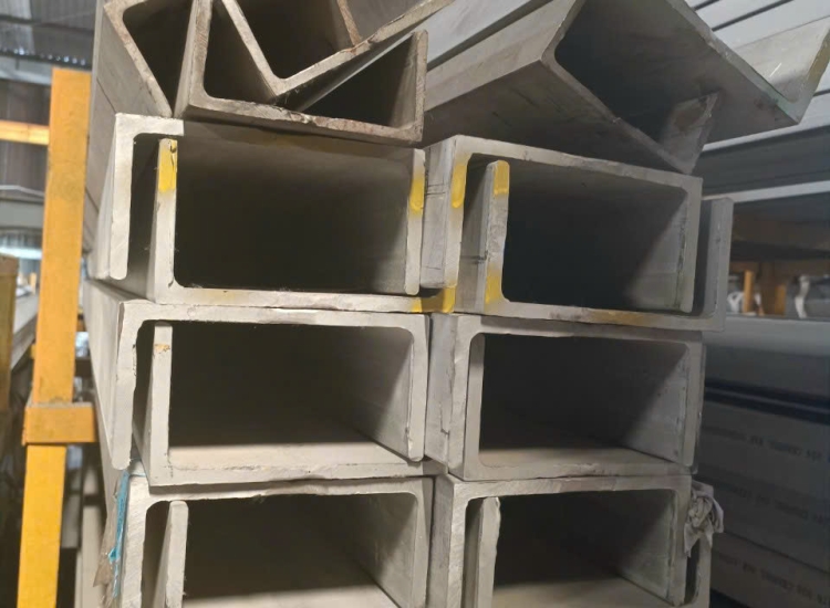 U ĐÚC INOX 304 - 120 x 58 x 6.0 x 6M