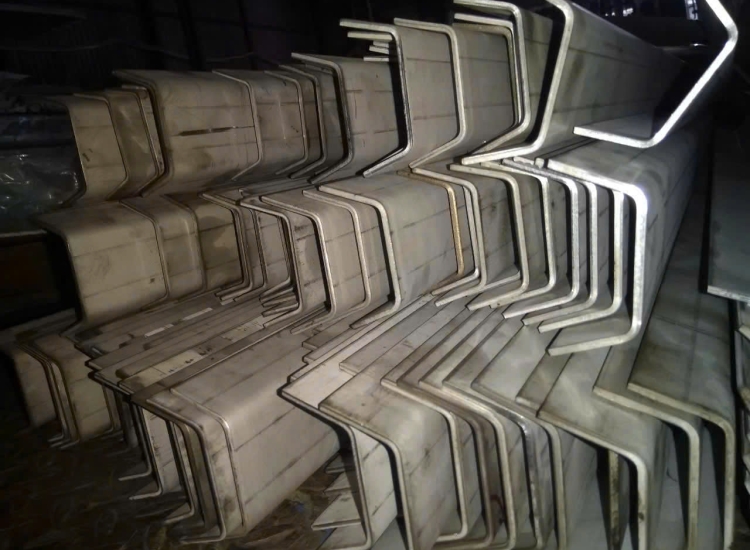 U ĐÚC INOX 304 -130 x 65 x 6.0 x 6M