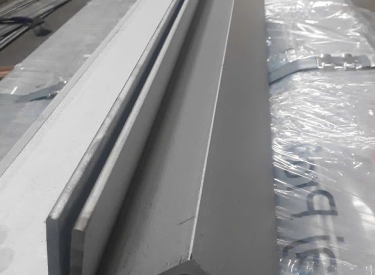 VÊ ĐÚC INOX 304: 100 x 100 x 10 x 6 M