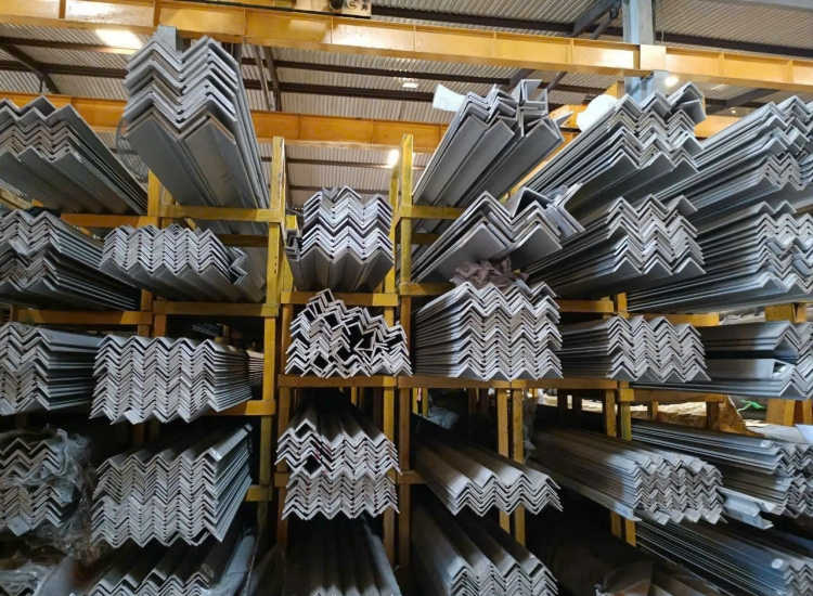 VÊ ĐÚC INOX 304: 25 x 25 x 3.0 x 6 m